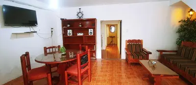 Una televisión o centro de entretenimiento en La Casita de Luca