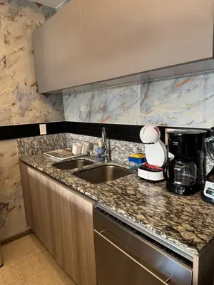 Una cocina o zona de cocina en LUJOSO DEPA CON PLAYA PRIVADA en la Isla Residences Acapulco