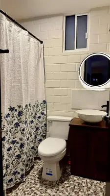Un baño de Departamento equipado a 10 minutos de la playa