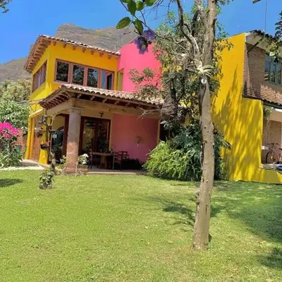 Casa familiar céntrica y con bella vista