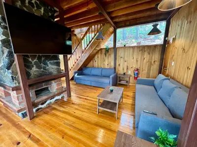 Zona de estar de Nido de Madera