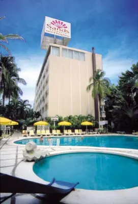 Piscina en o cerca de hotel sands