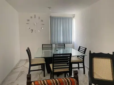 Zona de estar de Casa entera gran ubicación, aeropuerto ver