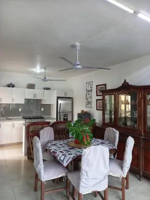 Una cocina o zona de cocina en villa frida con alberca