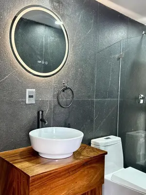 Un baño de Modern loft with AC Close to downtown Huatulco