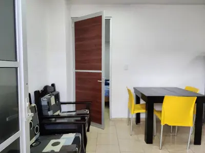 Una televisión o centro de entretenimiento en Medium apartment with 2 bedrooms, 4 people min, 6 people max