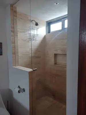 Un baño de Excellent apartment 100 meters from the beach!