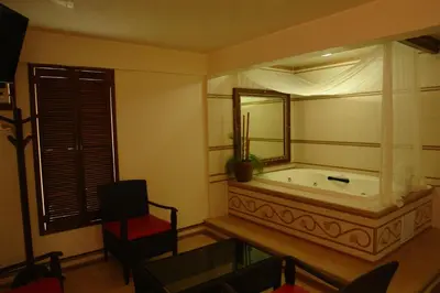 Plano de Auto Hotel Mediterraneo