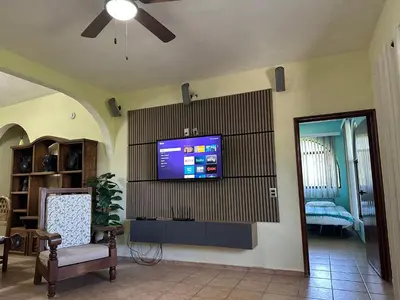 Una televisión o centro de entretenimiento en Casa Fátima