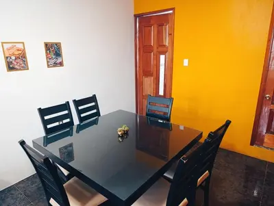 Una televisión o centro de entretenimiento en Hogar Díaz, Tradición y Confort en el Centro, 2BR