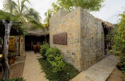 Jardín al aire libre en Casa del Mar AC Rustic design Pool Paceful