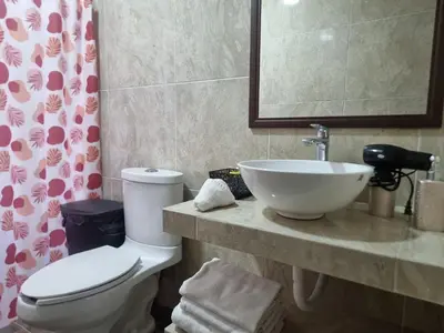 Un baño de Hostal K & A