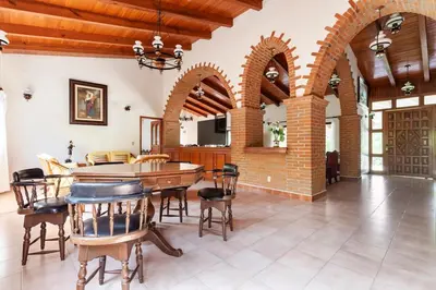 Una televisión o centro de entretenimiento en Casa Avila - Cuernavaca