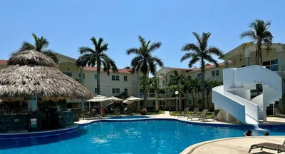 Piscina en o cerca de PARAISO ESCONDIDO e126