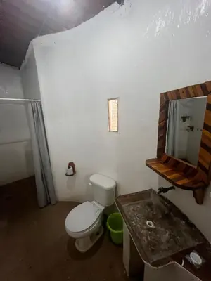 Un baño de Cabañas LOS REYES