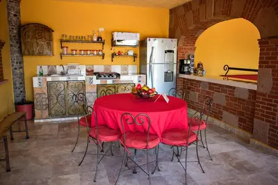 Una cocina o zona de cocina en Escápate a una quinta con alberca, asador y diversión en familia