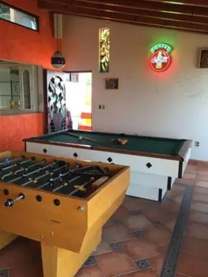 Mesa de billar en Casa Mandarina