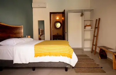 Cama o camas de una habitación en House with private pool, walking distance to beaches & restaurants