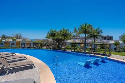 Piscina en o cerca de Los Amores 30