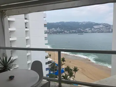 Plano de Tranquilo departamento en Acapulco frente al mar