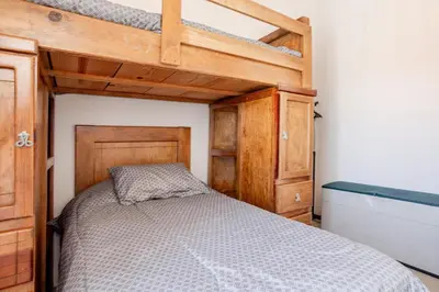 Cama o camas de una habitación en Hermosa casa, alberca, niños, mascota, jardín, facturamos