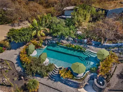 Piscina en o cerca de Bosque Geométrico