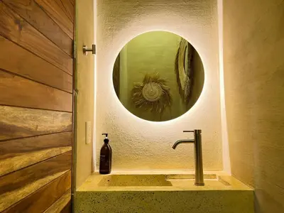 Un baño de Casa Palmeras 2, Oasis House in Punta Zicatela