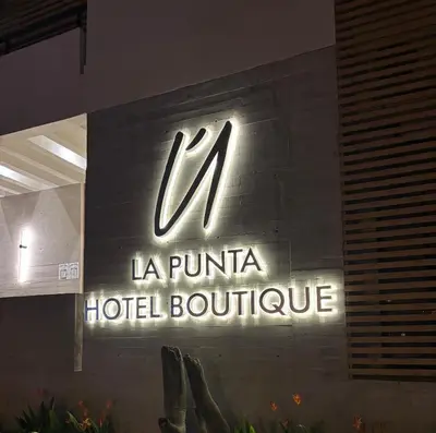Certificado, premio, señal o documento que está expuesto en ÚNICO LA PUNTA HOTEL BOUTIQUE Beach club