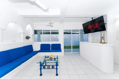 Una televisión o centro de entretenimiento en 3067 - Casa Blanca