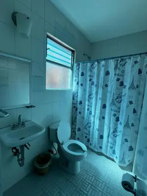 Un baño de Casa Carmesí