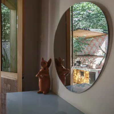Mascotas con sus dueños en Casa Mango