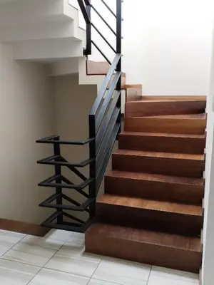 Plano de CASA MODERNA y SEMINUEVA EN RESIDENCIAL PRIVADO y TRANQUILO