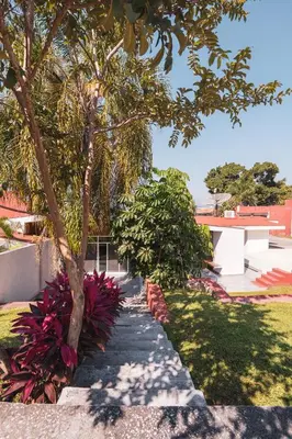 Jardín al aire libre en Gran casa con alberca climatizada jacuzzi y asador