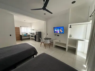 Una televisión o centro de entretenimiento en Galaxy suites