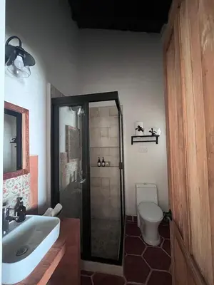 Un baño de Hotel Boutique Casa Xicotl