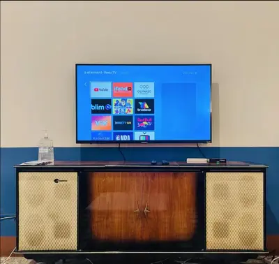 Una televisión o centro de entretenimiento en Departamento en casona del siglo XVI frente al Zócalo de Puebla #5