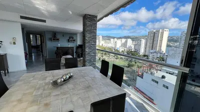 Un balcón o terraza de Departamento con vista al mar y campo de Golf