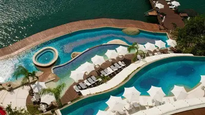 Plano de Luxury penthouse with ocean view and pool