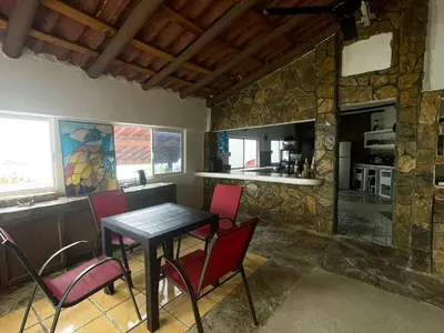Una cocina o zona de cocina en Casa las Olas, vista al mar, surf y alberca
