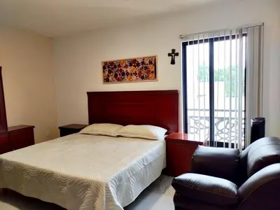 Cama o camas de una habitación en Spacious and private apartment