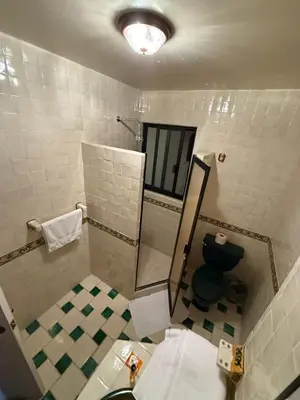 Un baño de Casa La Cañada216 con Alberca Climatizada