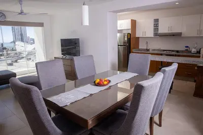 Una cocina o zona de cocina en Padrísimo apartamento frente al mar