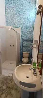 Un baño de Beach-style house near the sea