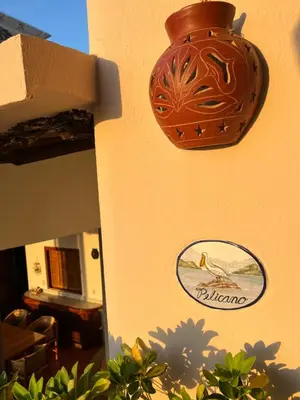 Certificado, premio, señal o documento que está expuesto en Agua Azul la Villa
