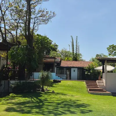 Jardín al aire libre en Casa Manolo