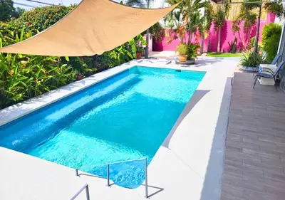 Piscina en o cerca de Casa Cactus - Amplia Casa de 2-Habitaciones con Jardín y Alberca