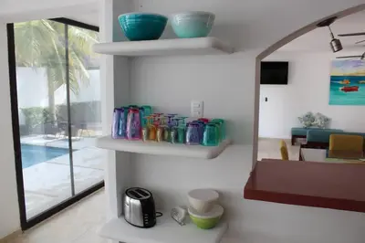 Utensilios para hacer té y café en Casa Santa Cruz 4 bdrm house-Pool & walk to Beach