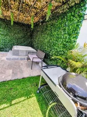 Jardín al aire libre en Private house with two pools for up to 25 people