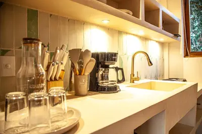Una cocina o zona de cocina en Central Location, AC, Kitchen