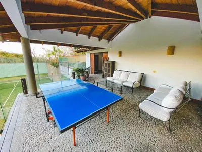 Instalaciones para jugar al ping pong en Malinalco Country House with Pool and Paddle Court o alrededores